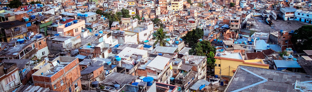Igrejas em favelas